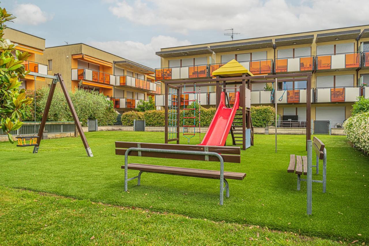 Hygge Family Apartment - One Step Away From The Lake!!! Sirmione Extérieur photo